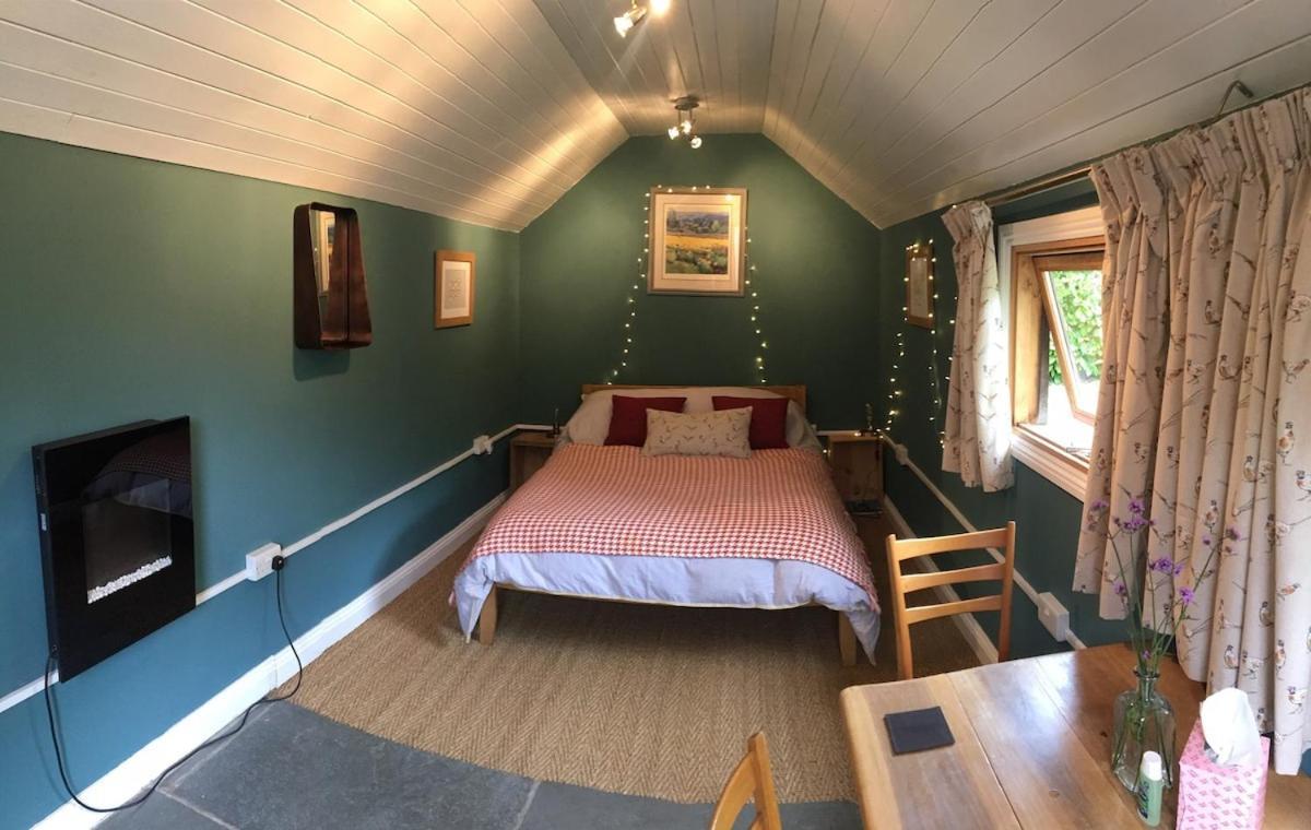 The Tool Shed Nestled In Idyllic Countryside Villa Linchmere Екстериор снимка